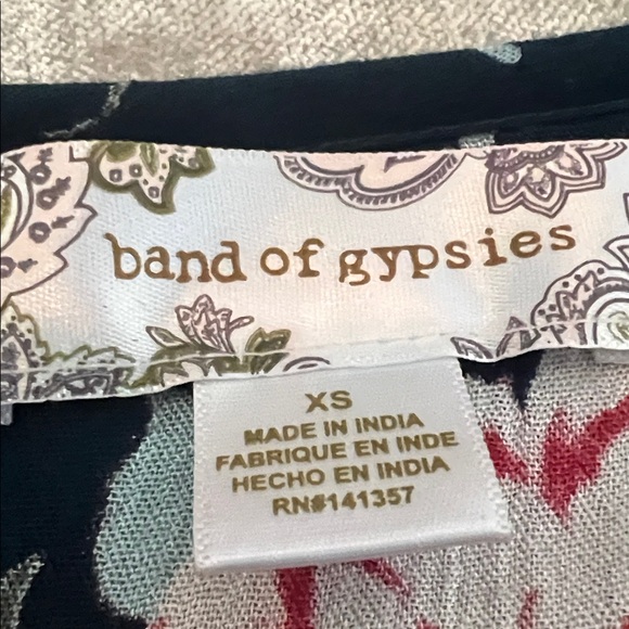 Band of Gypsies Black Floral Wrap Mini Dress with red and White Blooms - Picture 7 of 12